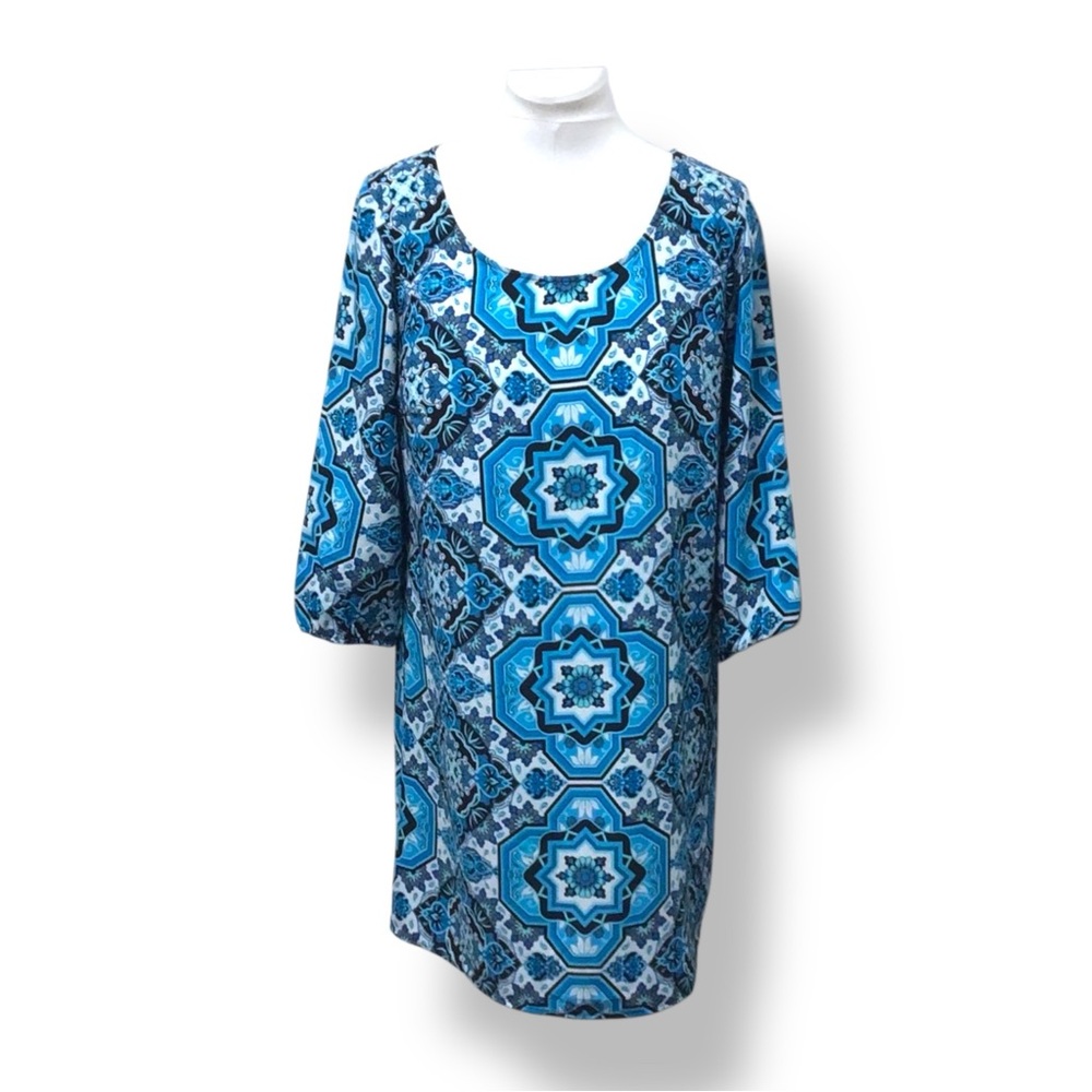 BeBop Women’s Scoop Neck 3/4 Sleeve Shift Mini Dress Casual Art Deco Blue/Lack L